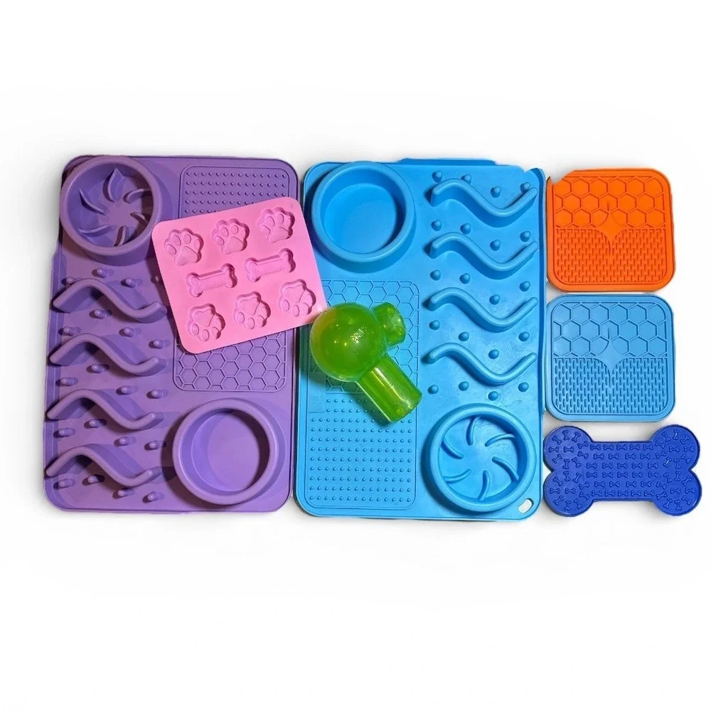 Dog Pet Bundle 2 lg & 3 sm Lick Mats /Slow Feeders, Treat Mold, Super Chewer Toy